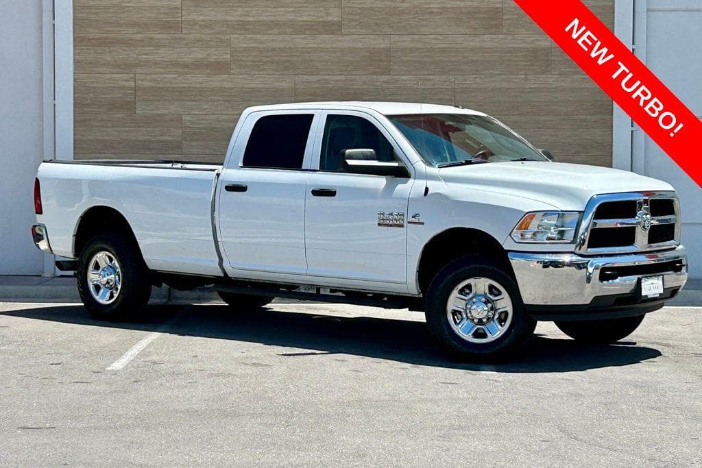 Foto de 2018 RAM 3500 Tradesman Crew Cab 4x4 8 Box