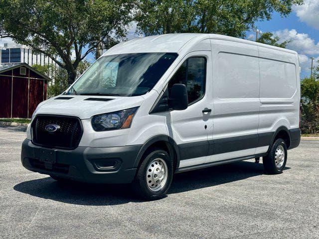 Foto de 2023 Ford Transit-250 Cargo Base