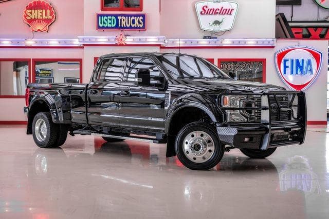 Foto de 2022 Ford F-450 Lariat