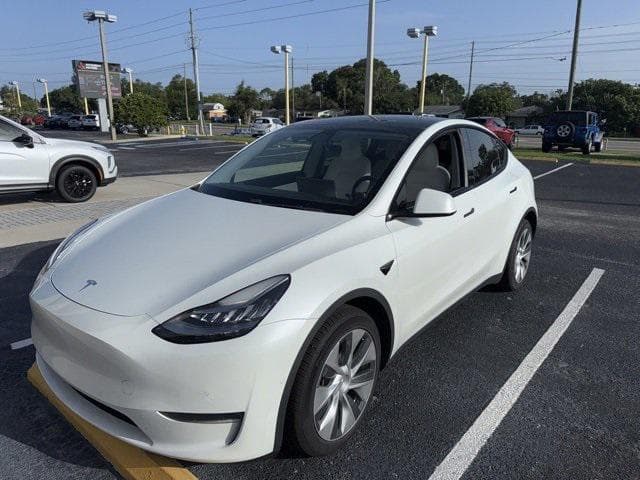 Foto de 2021 Tesla Model Y Long Range Dual Motor All-Wheel Drive