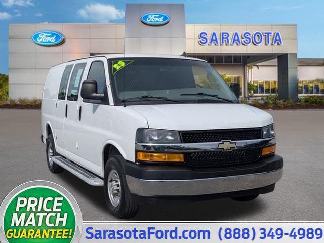 Foto de 2023 Chevrolet Express Cargo RWD 2500 Regular Wheelbase WT