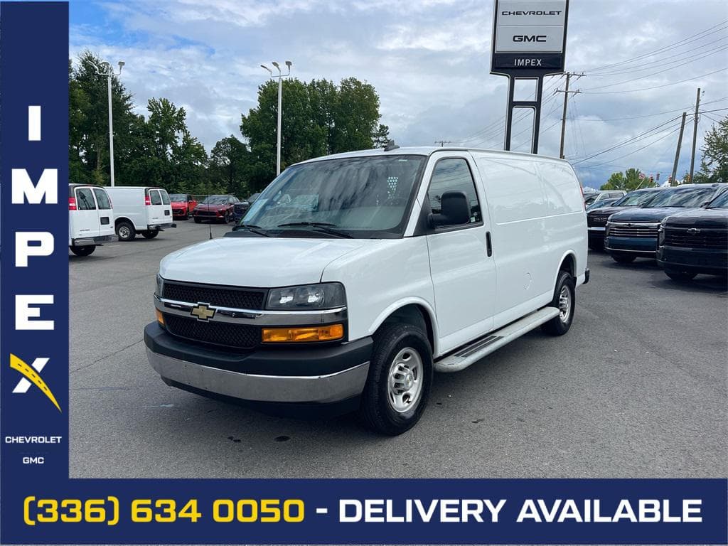 Foto de 2023 Chevrolet Express Cargo RWD 2500 Regular Wheelbase WT