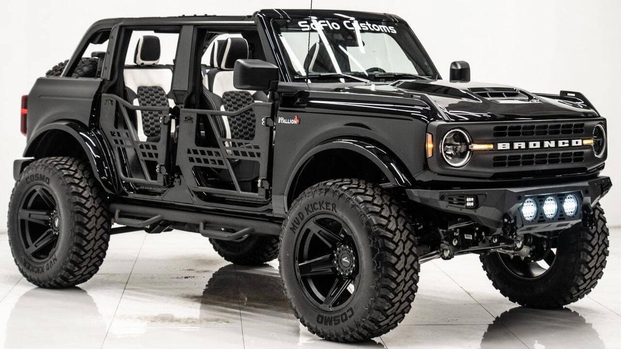 Foto de 2025 Ford Bronco Base 4x4 4dr SUV