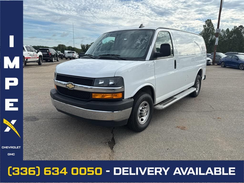 Foto de 2023 Chevrolet Express Cargo RWD 2500 Regular Wheelbase WT