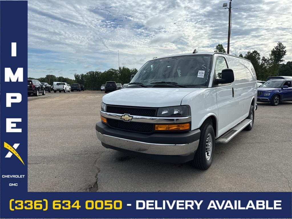 Foto de 2023 Chevrolet Express Cargo RWD 2500 Regular Wheelbase WT