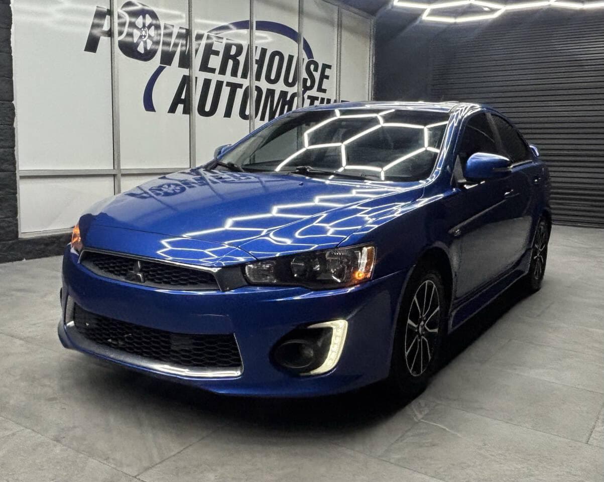 2017 Mitsubishi Lancer ES — photo 1 of 35