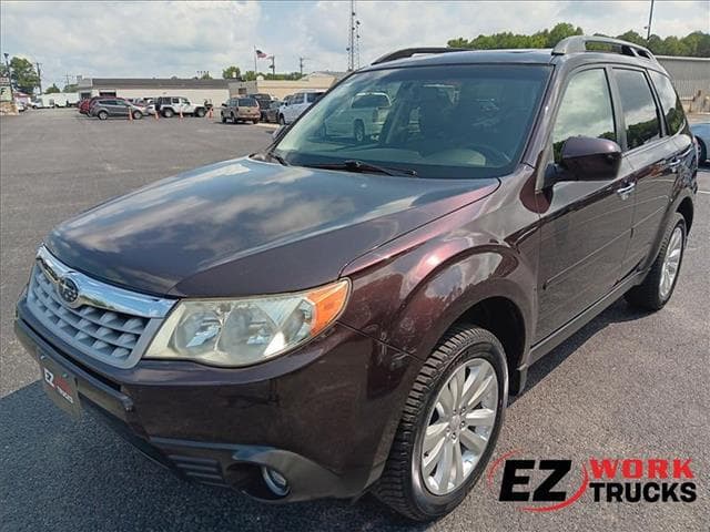 2013 Subaru Forester 2.5X Limited — photo 1 of 18