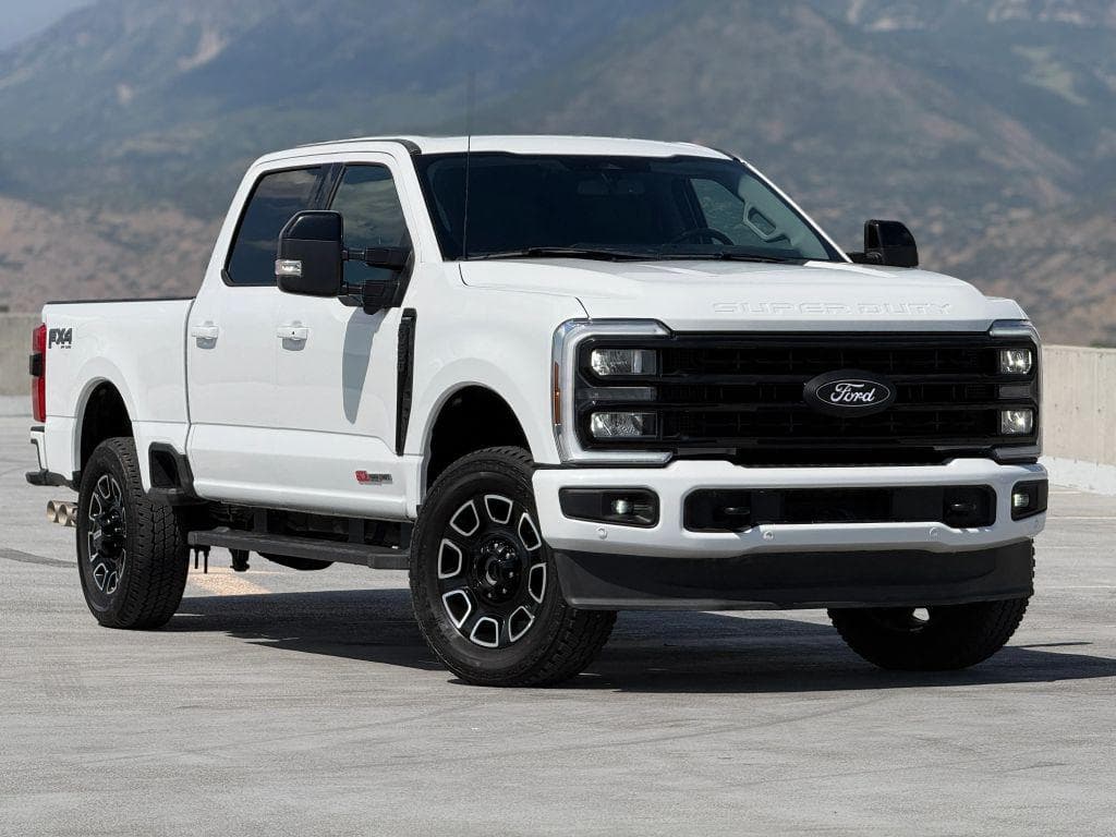 2024 Ford F-250 LARIAT — photo 1 of 31