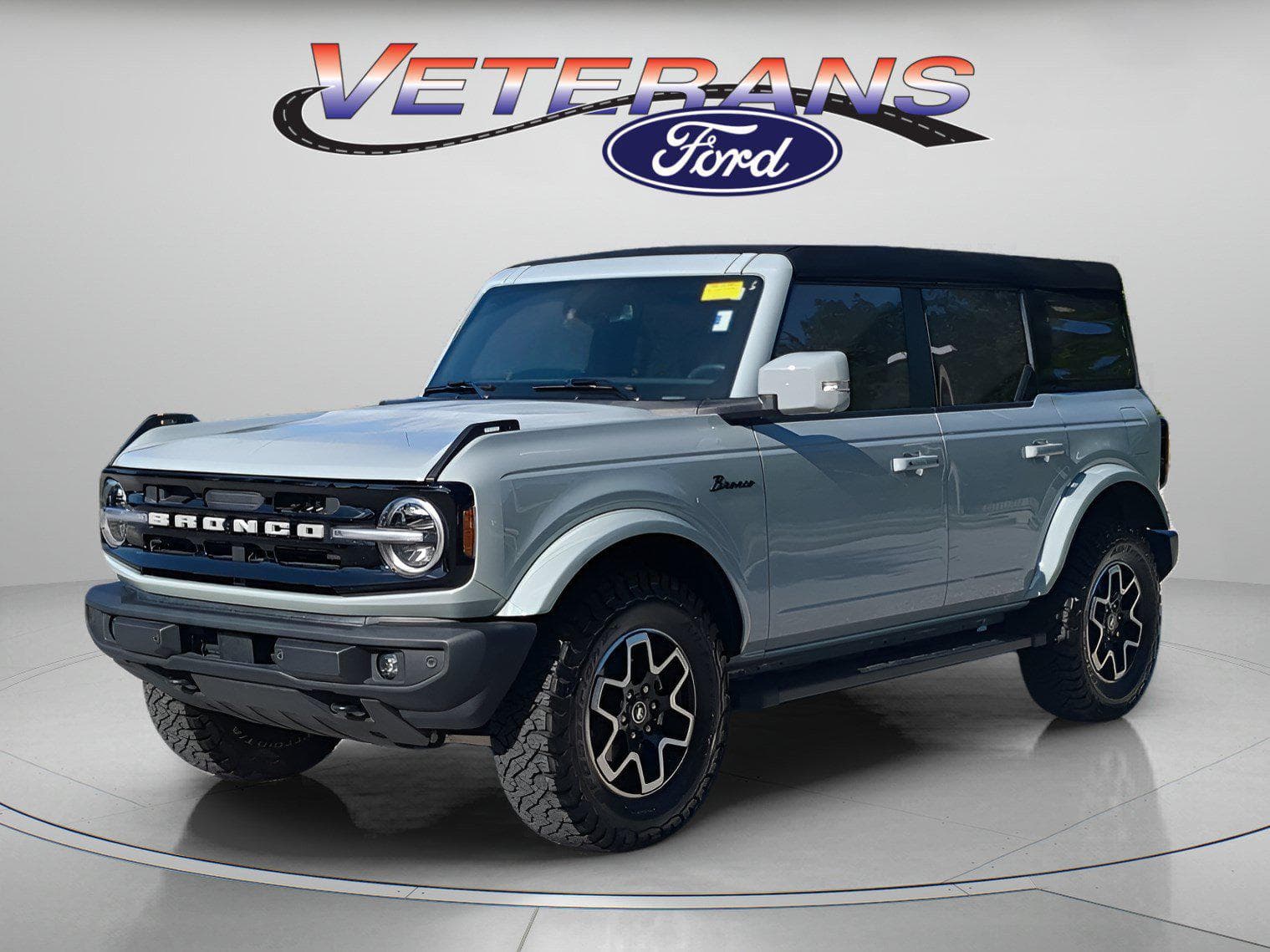 2024 Ford Bronco Outer Banks — photo 1 of 68
