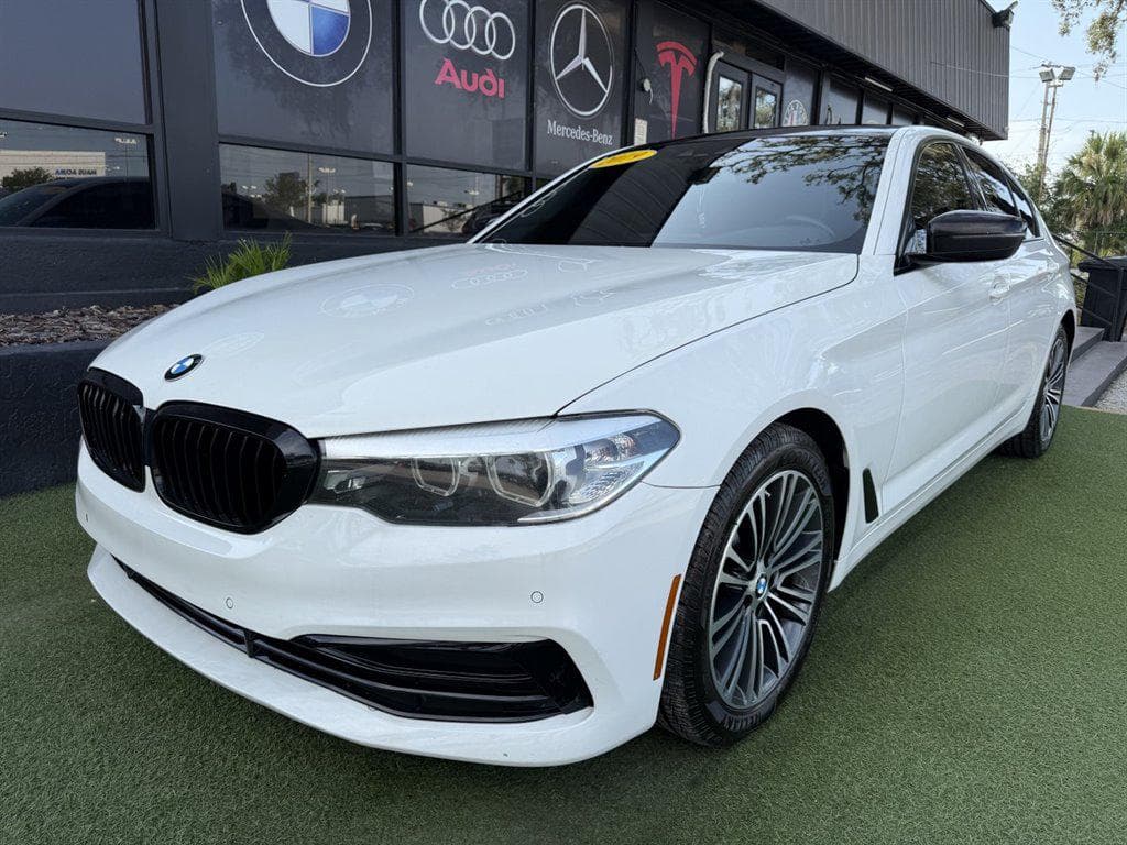 2019 BMW 540i — photo 1 of 27