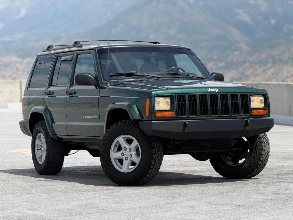 2000 Jeep Cherokee Sport — photo 1 of 25