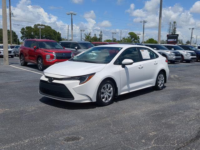 2025 Toyota Corolla LE — photo 1 of 34