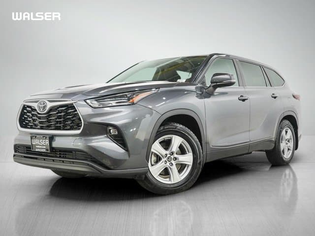 2024 Toyota Highlander LE — photo 1 of 30