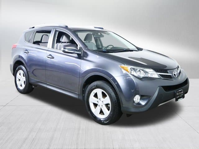 2013 Toyota RAV4 XLE — photo 1 of 33