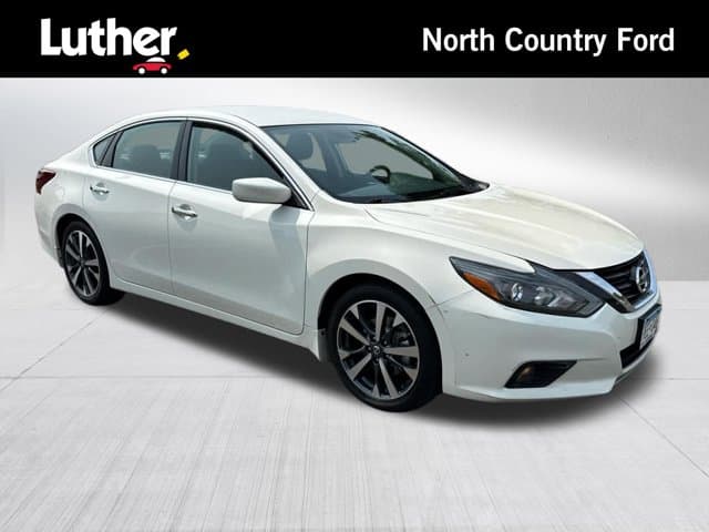 2017 Nissan Altima 2.5 SR — photo 1 of 15