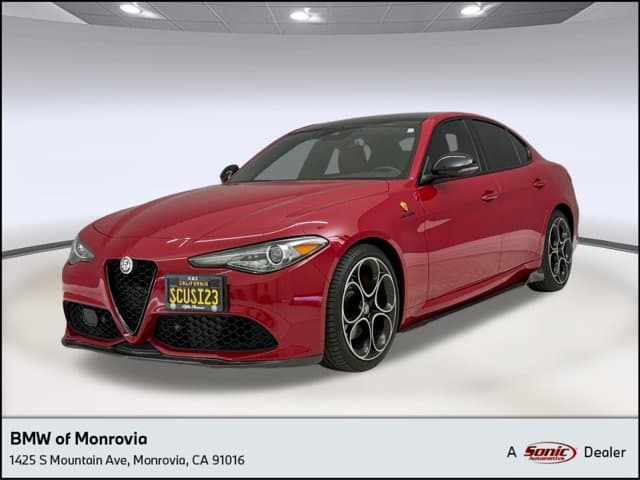 2023 Alfa Romeo Giulia Veloce — photo 1 of 12