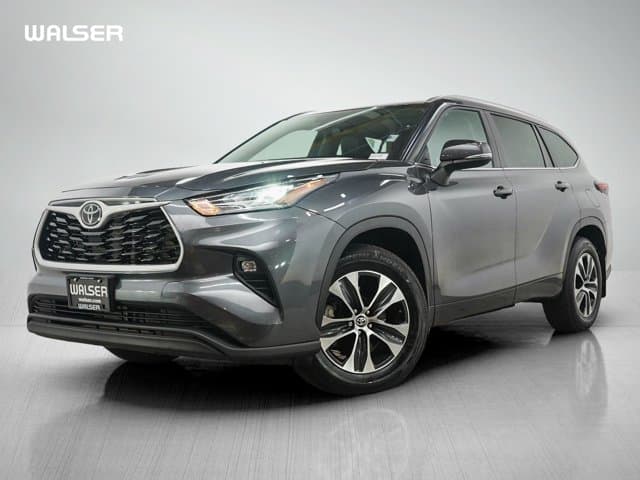 2025 Toyota Highlander XLE — photo 1 of 30