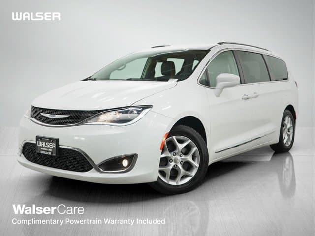 2018 Chrysler Pacifica Touring L — photo 1 of 29