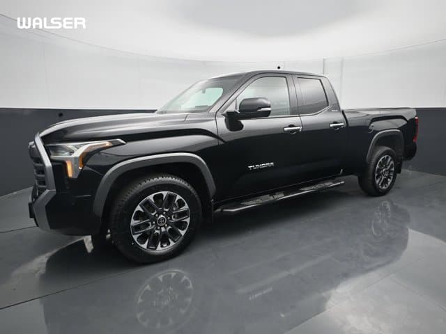 2022 Toyota Tundra 4WD Limited — photo 1 of 38
