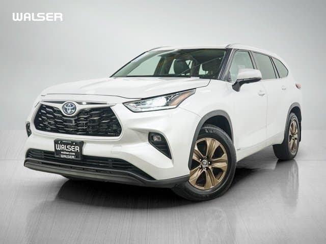 2022 Toyota Highlander Hybrid Bronze Edition — photo 1 of 31
