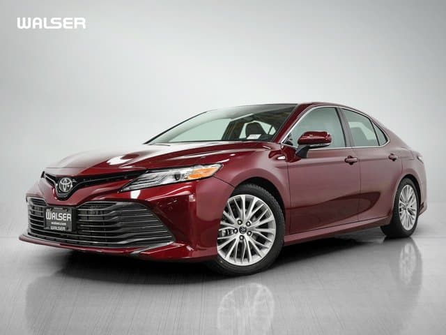2018 Toyota Camry XLE — photo 1 of 28