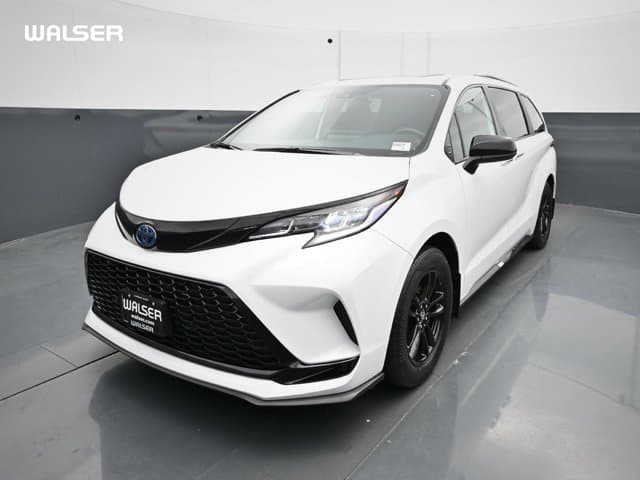 2025 Toyota Sienna XSE — photo 1 of 47