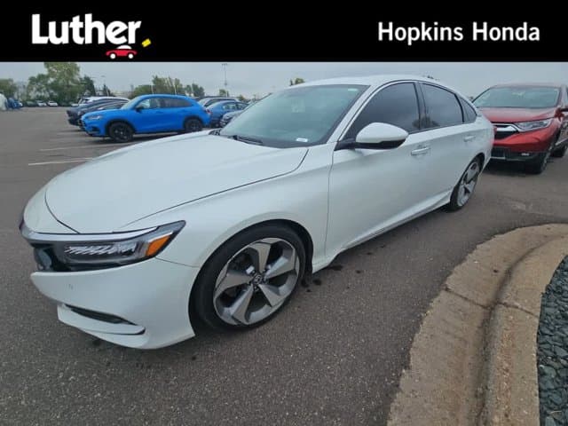 2019 Honda Accord Sedan Touring 2.0T — photo 1 of 9