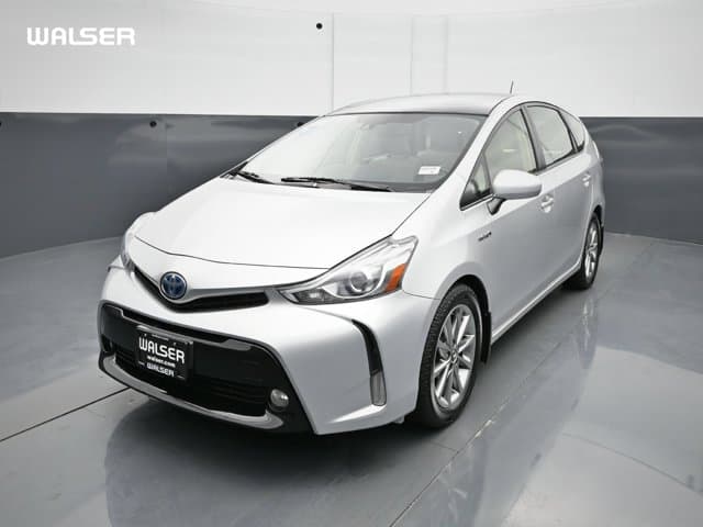 2016 Toyota Prius v Five — photo 1 of 44