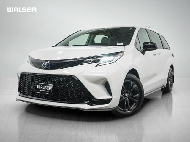 2025 Toyota Sienna XSE — photo 1 of 30