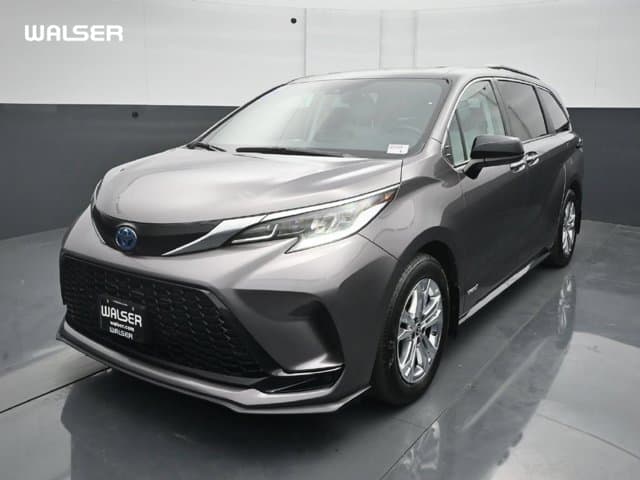 2021 Toyota Sienna XSE — photo 1 of 41