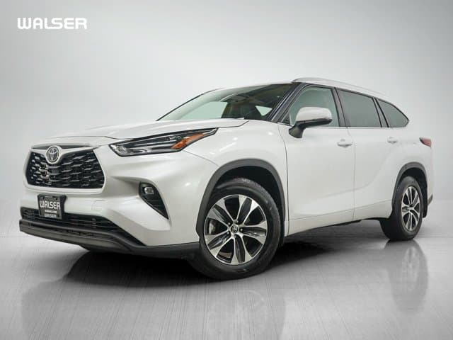 2022 Toyota Highlander XLE — photo 1 of 31