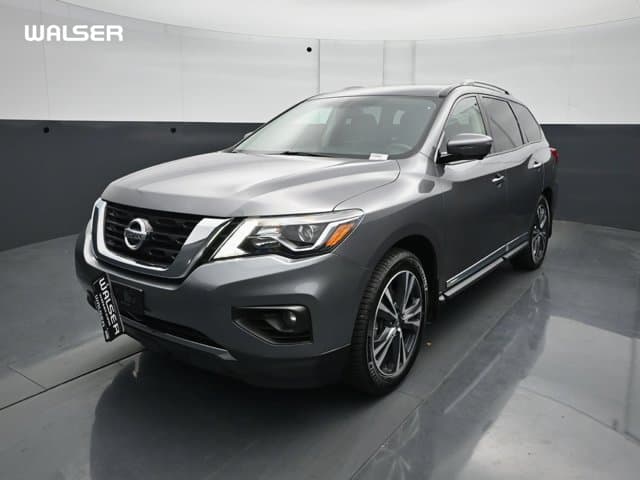 2017 Nissan Pathfinder Platinum — photo 1 of 44