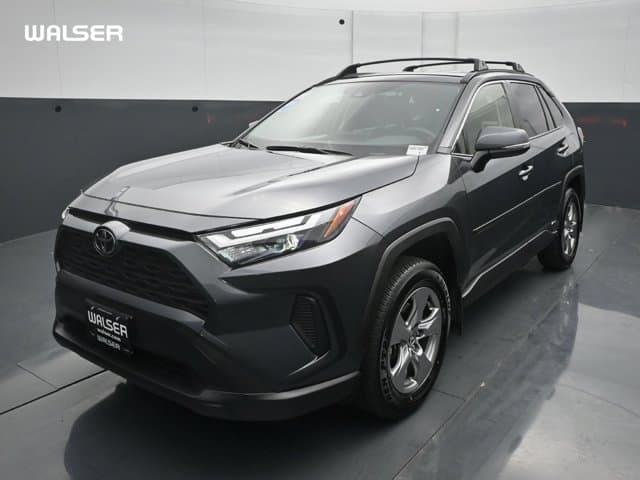 2025 Toyota RAV4 Hybrid LE — photo 1 of 40