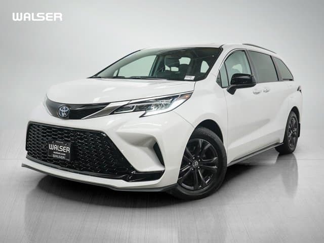 2024 Toyota Sienna XSE — photo 1 of 31