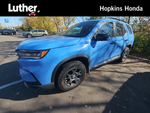 2024 Honda Pilot TrailSport — photo 1 of 11