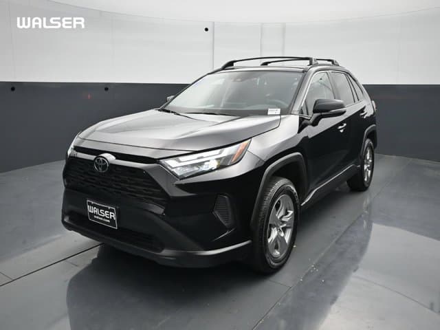 2025 Toyota RAV4 XLE — photo 1 of 42