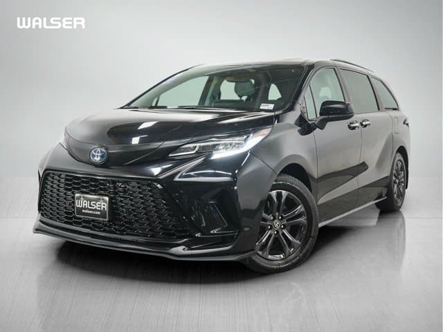 2025 Toyota Sienna XSE — photo 1 of 31