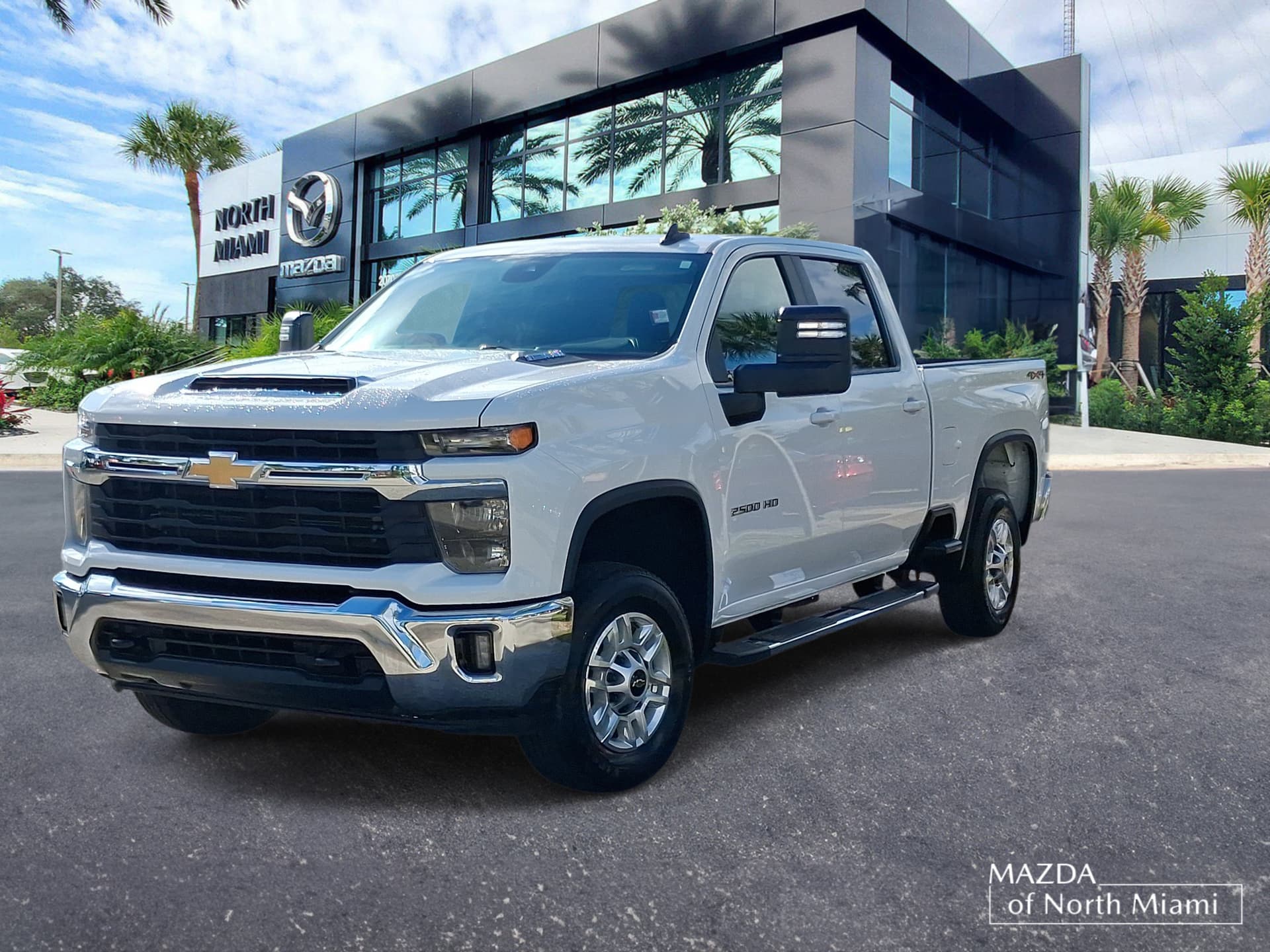 2025 Chevrolet Silverado 2500HD LT — photo 1 of 18