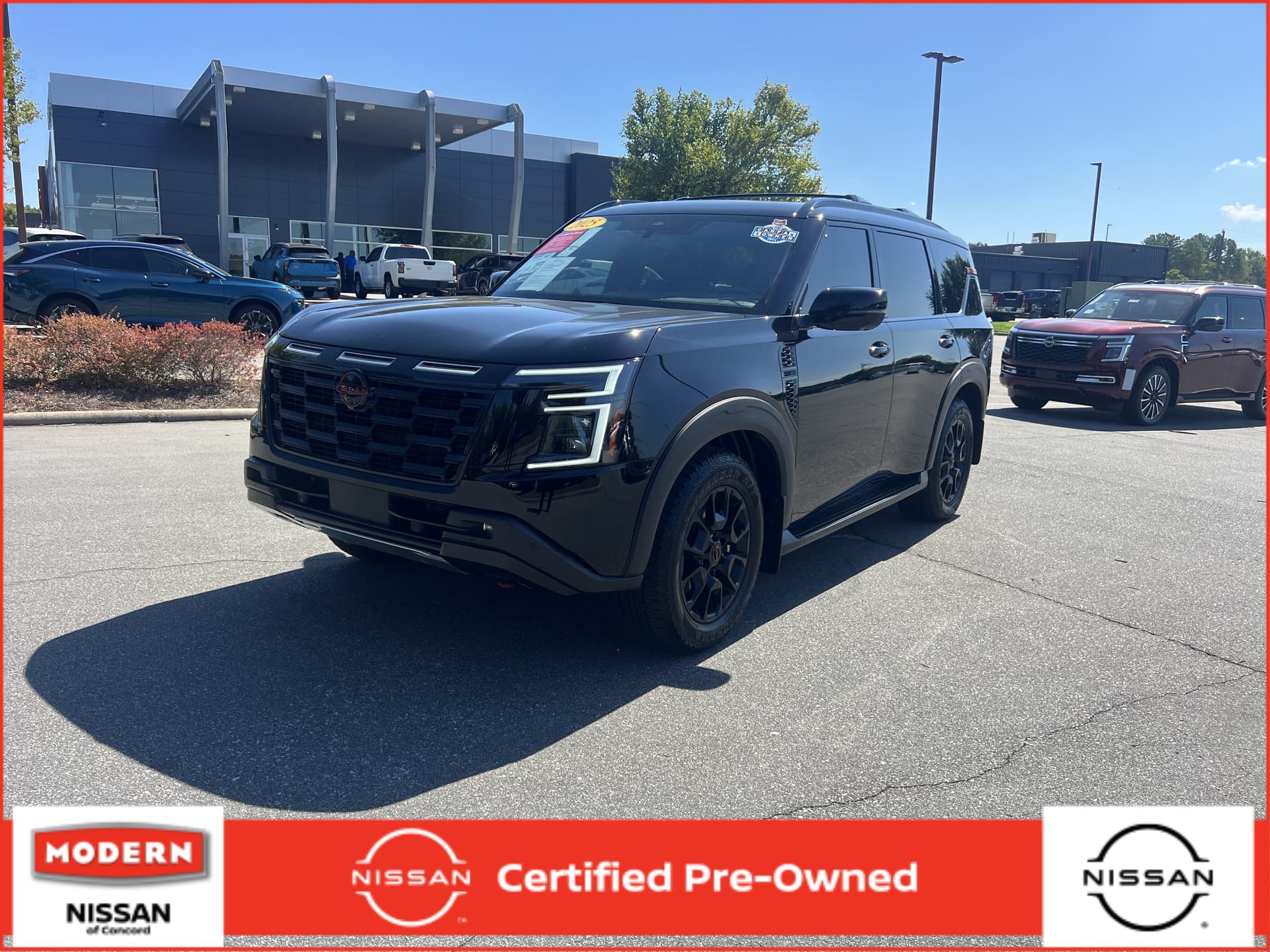 2025 Nissan Armada PRO-4X — photo 1 of 31