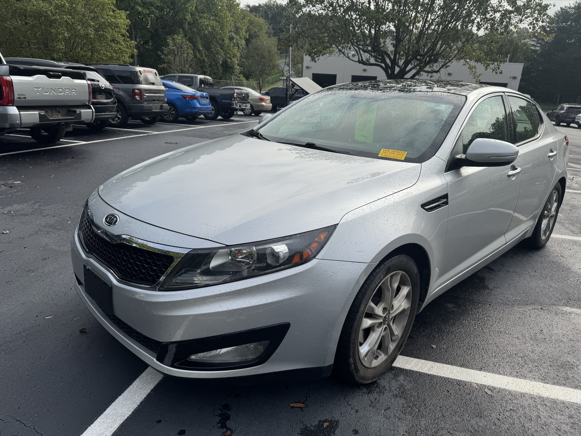 2011 Kia Optima EX — photo 1 of 25