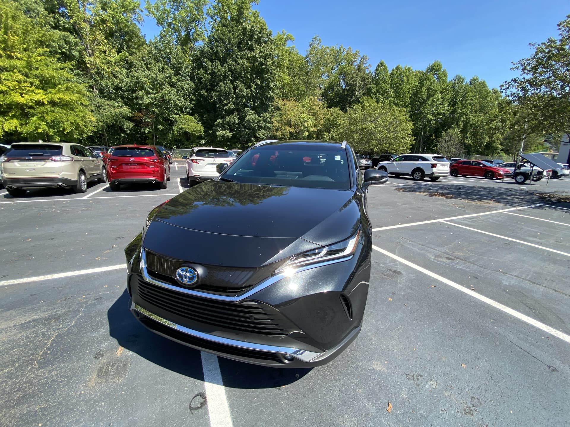 2024 Toyota Venza LE — photo 1 of 26