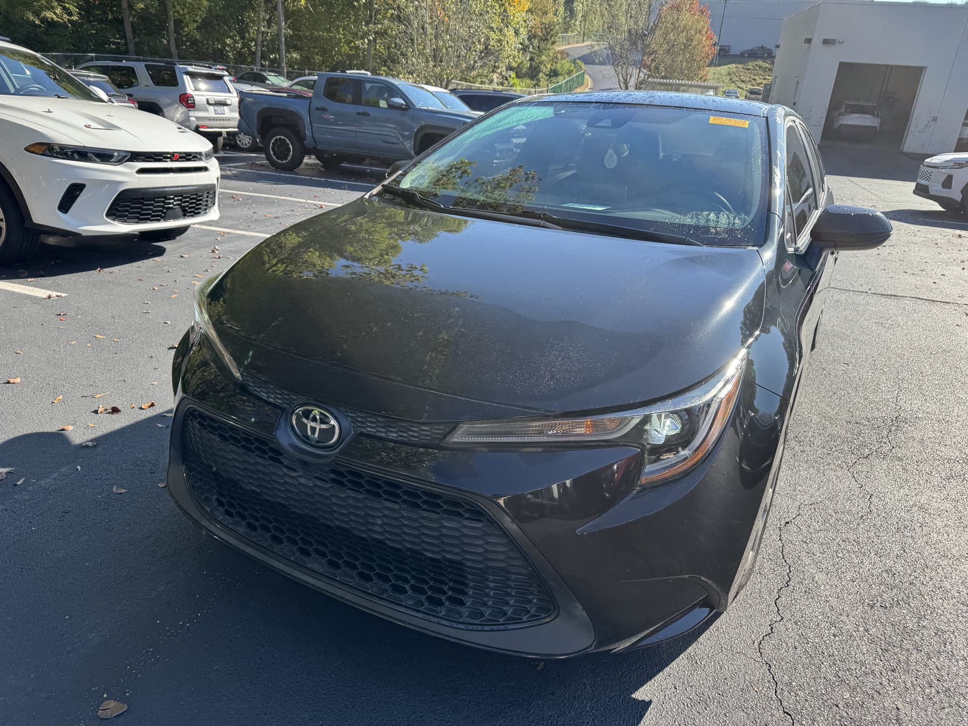 2020 Toyota Corolla LE — photo 1 of 15