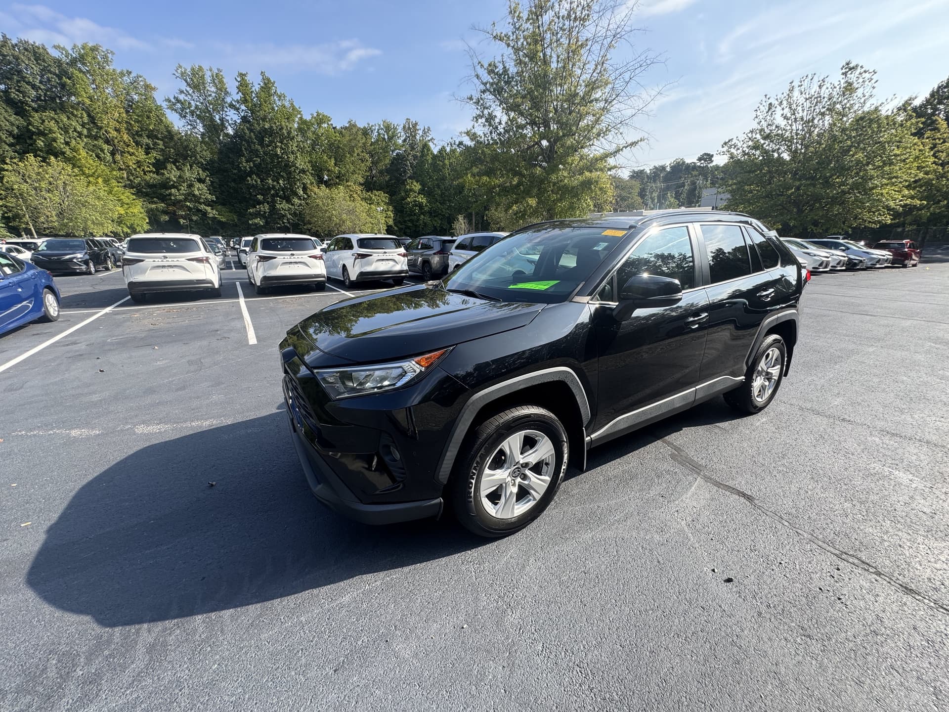 2020 Toyota RAV4 XLE — photo 1 of 25