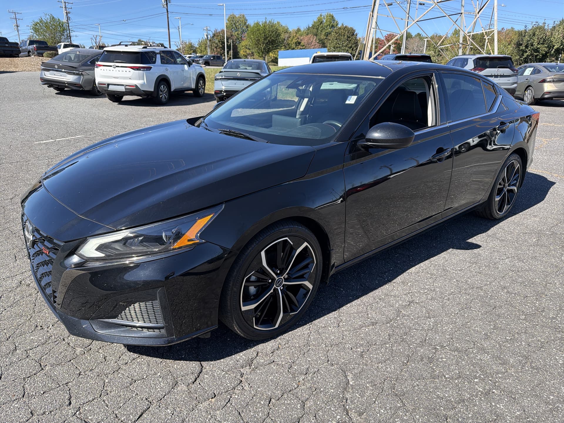 2023 Nissan Altima 2.5 SR — photo 1 of 30