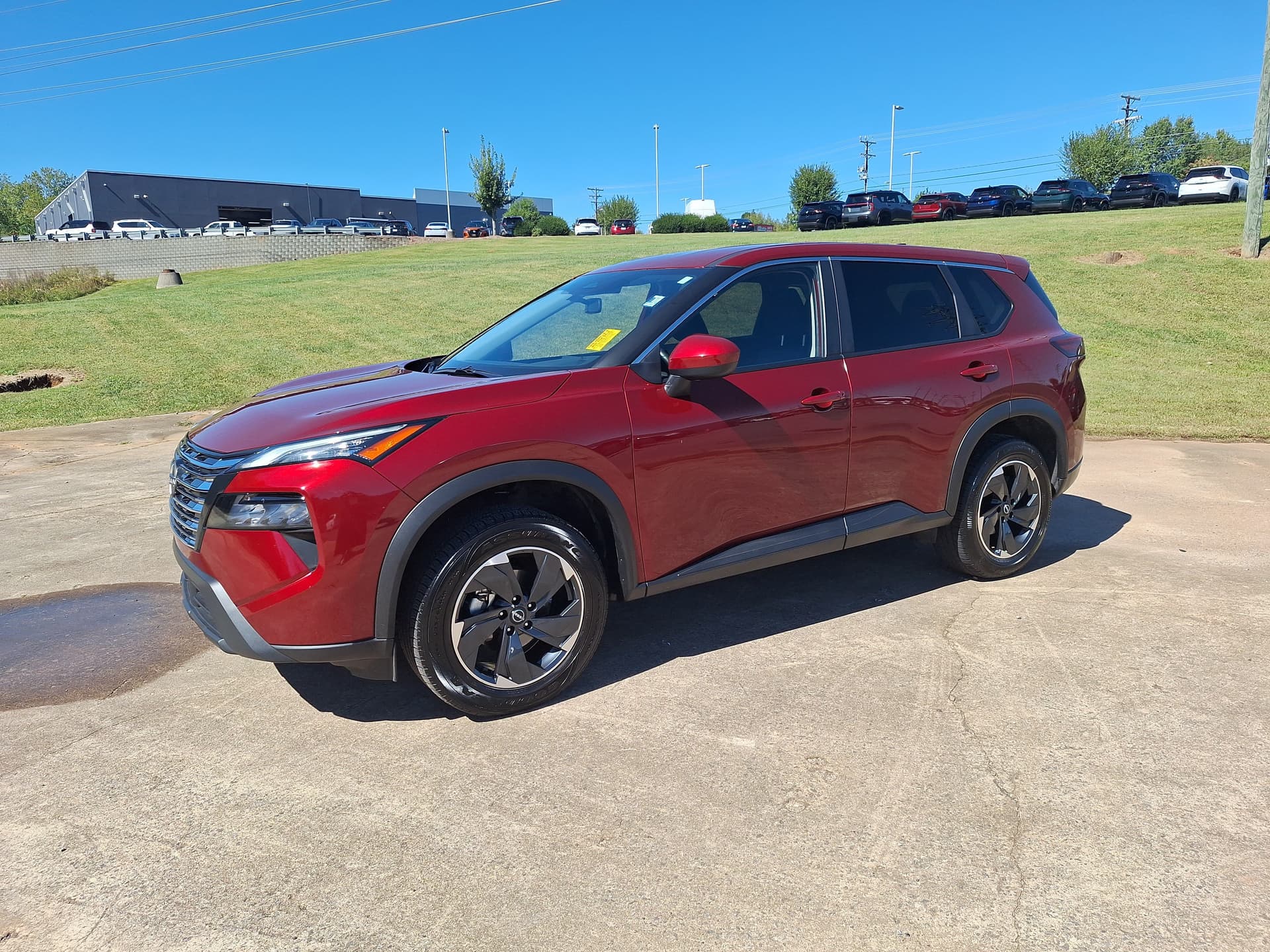 2025 Nissan Rogue SV — photo 1 of 31