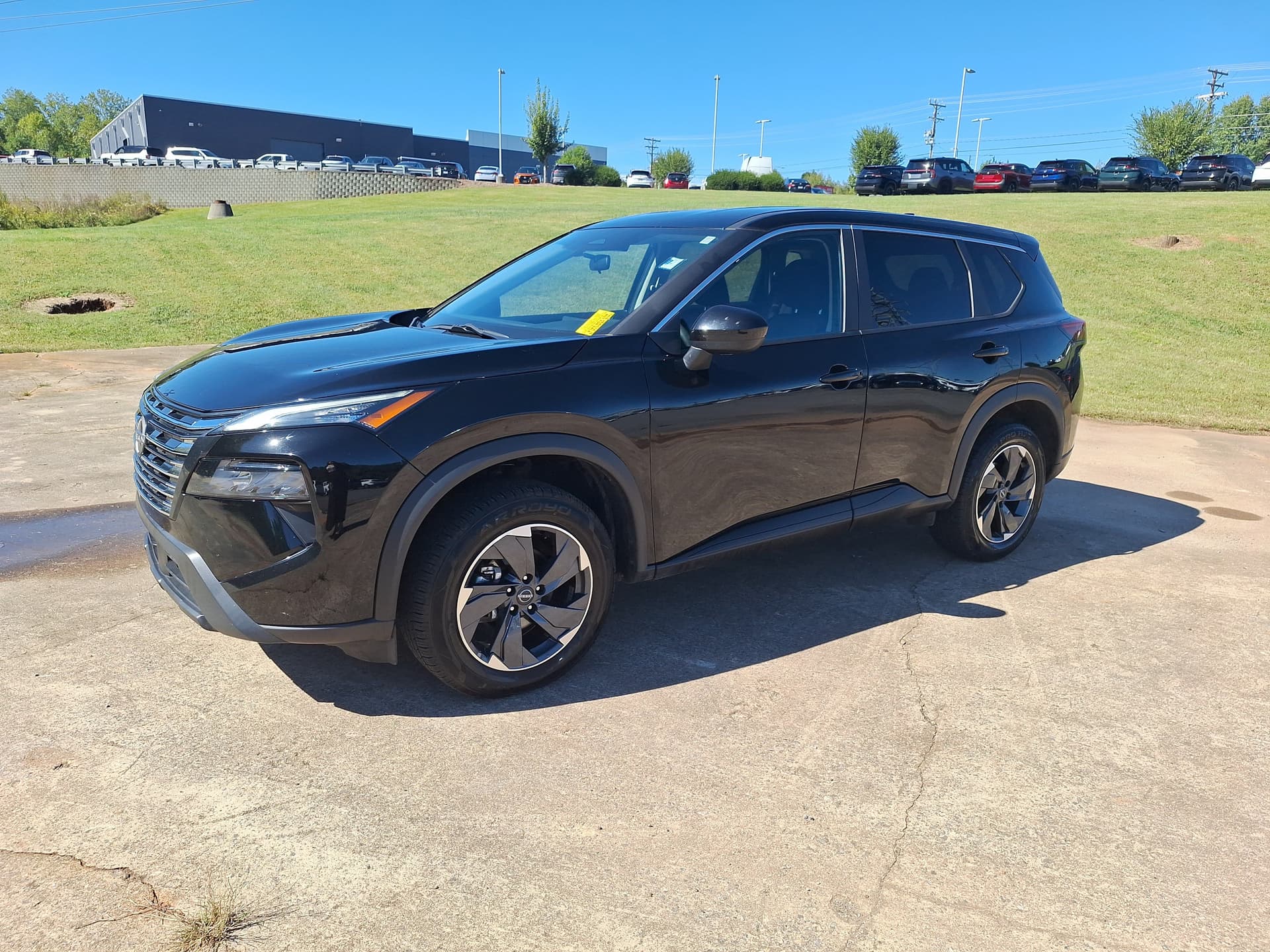 2024 Nissan Rogue SV — photo 1 of 31
