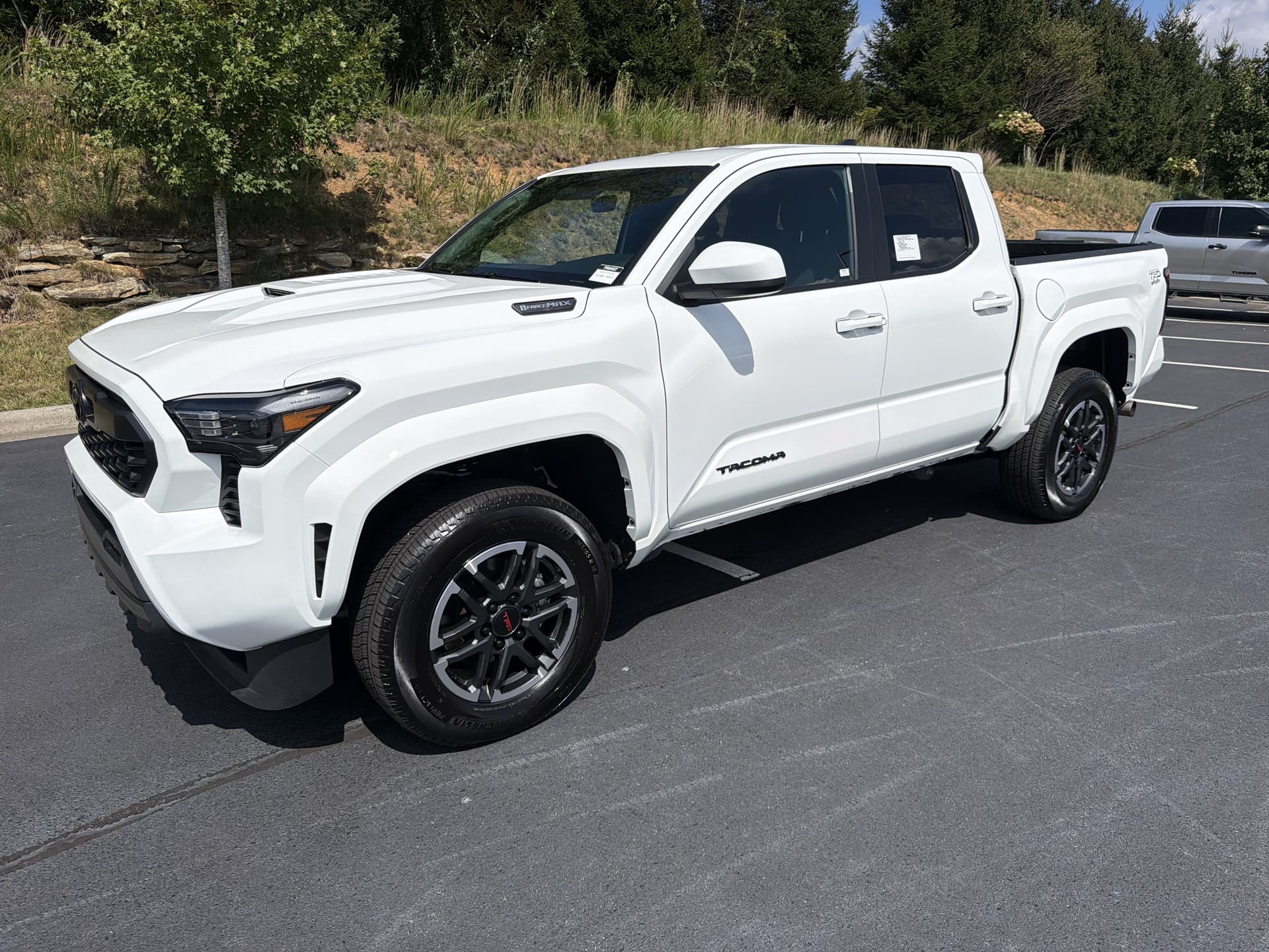 2026 Toyota Tacoma 4WD TRD Sport Hybrid — photo 1 of 16