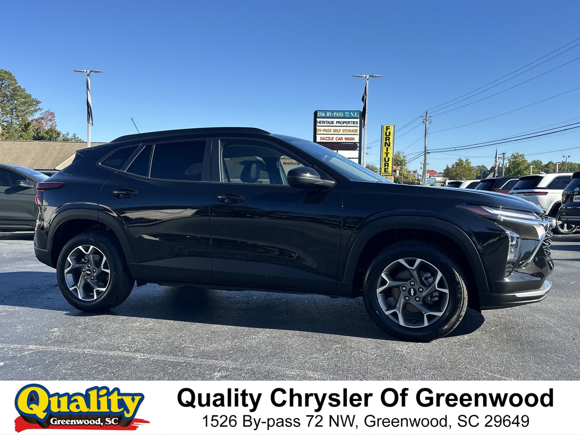 2025 Chevrolet Trax LT — photo 1 of 28