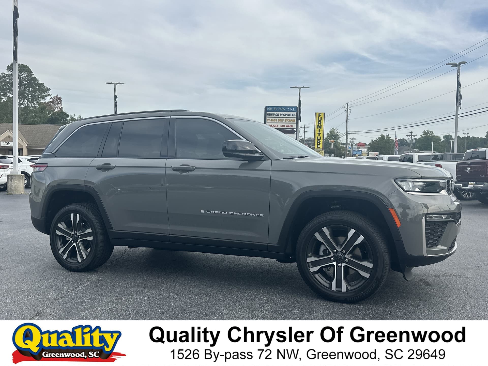 2027 Jeep Grand Cherokee Limited — photo 1 of 28
