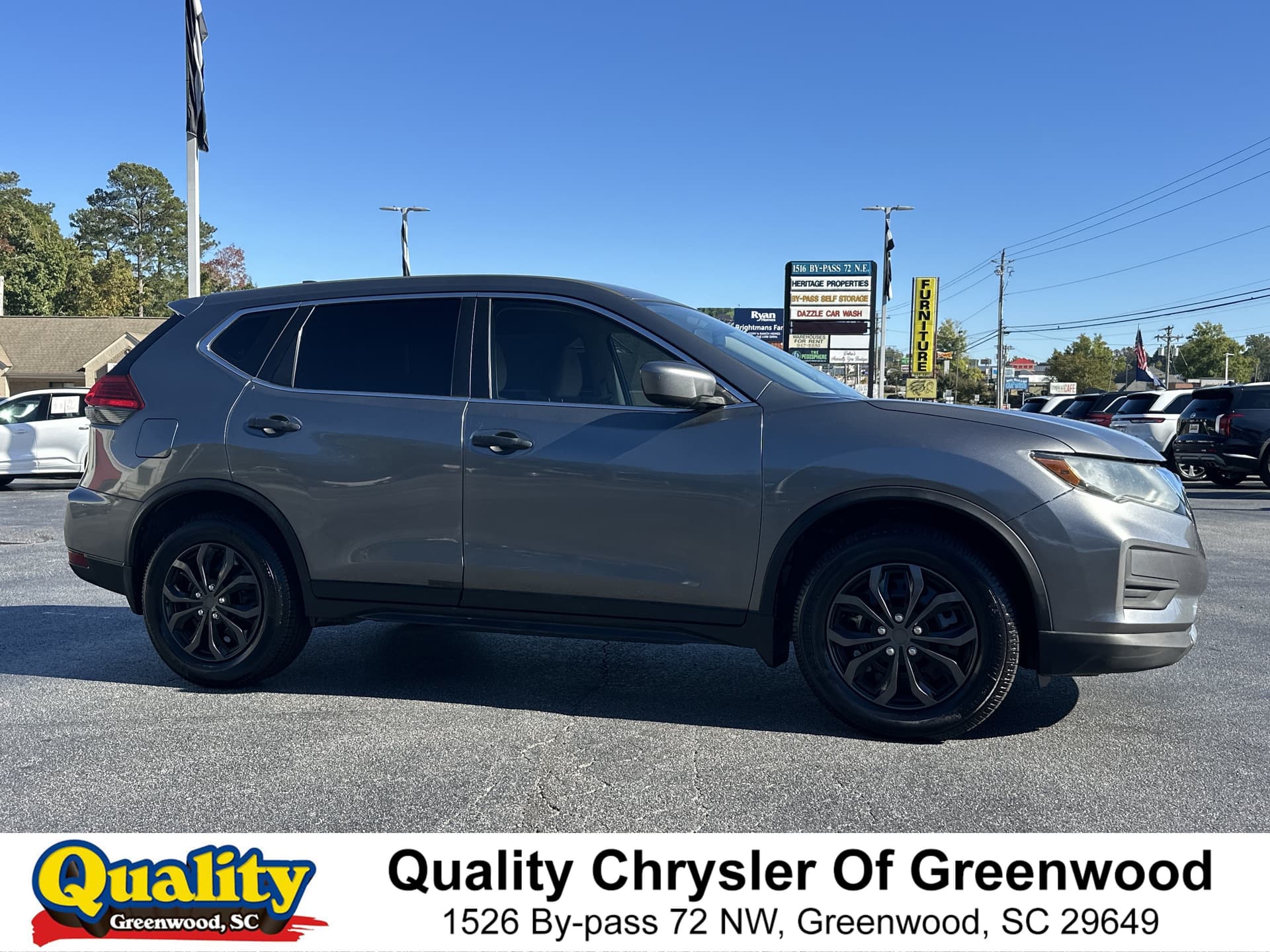 2017 Nissan Rogue S — photo 1 of 28